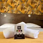 Fasthotel Ναρμπόν